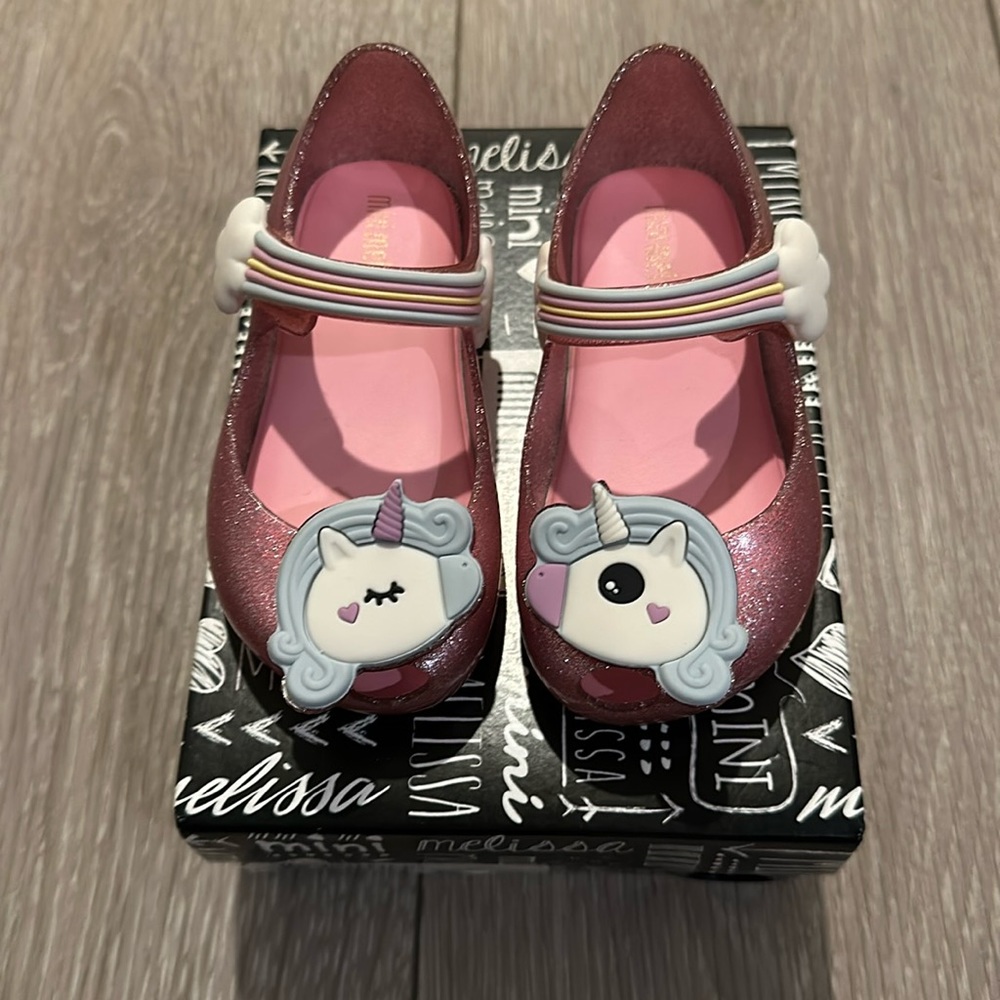 New in box Mini Melissa unicorn toddler size 7 shoes